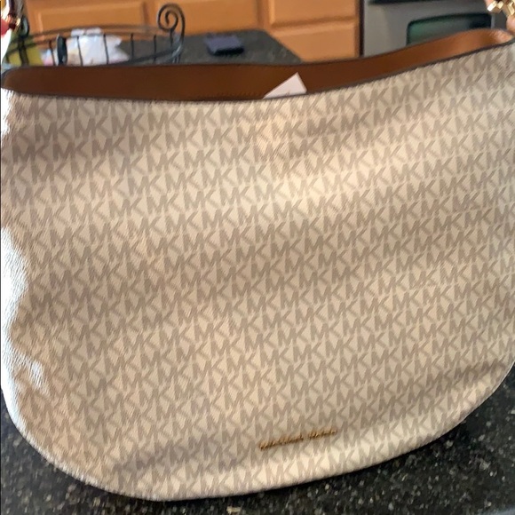 Purse - Picture 1 of 4